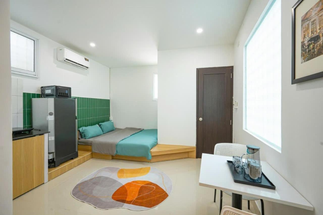 Q & Han Market Apartment